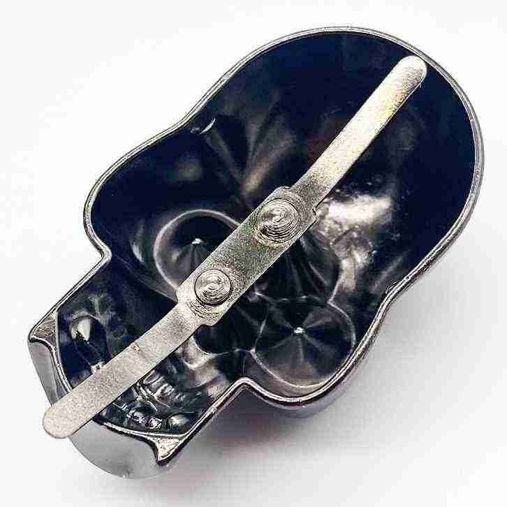 Giant Skull Stud image 1